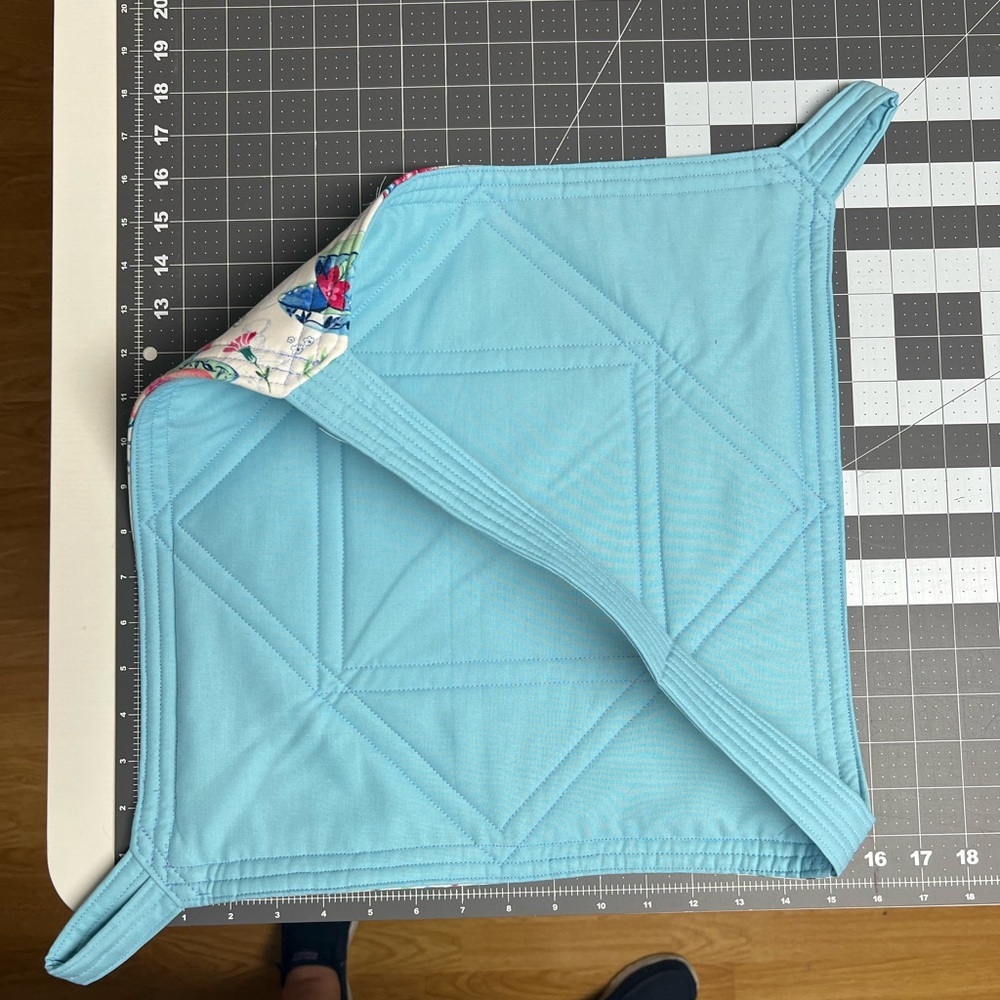 Hand Crafted Casserole Carrier Small Quilted Reversible Pie Plate Carrier - Picture 7 of 14